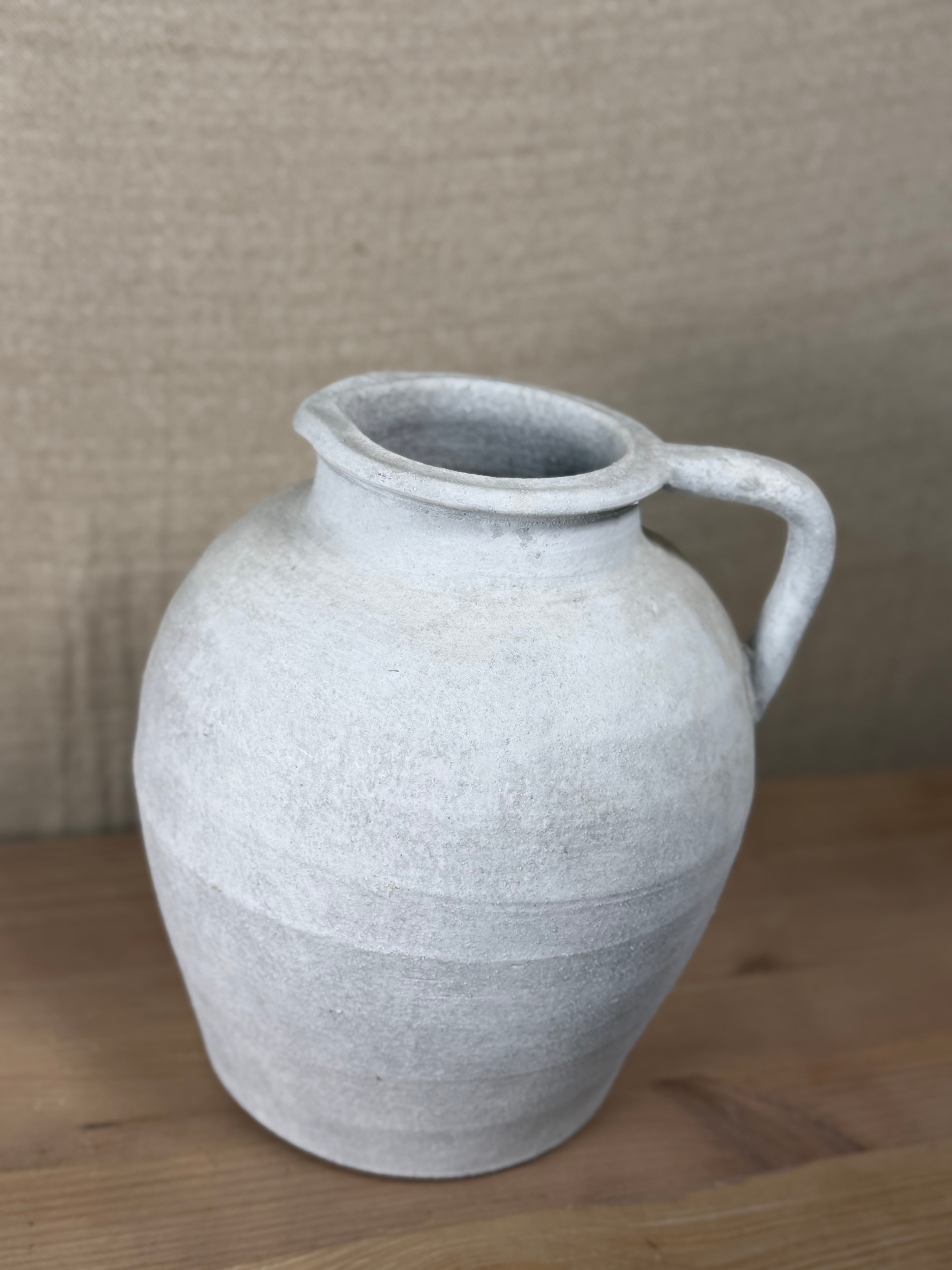 Elara Jug