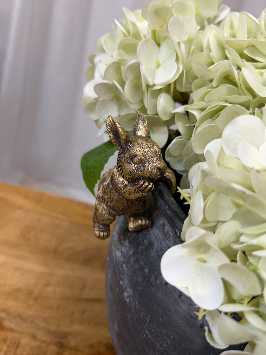 Polyresin Rabbit Pot Hanger