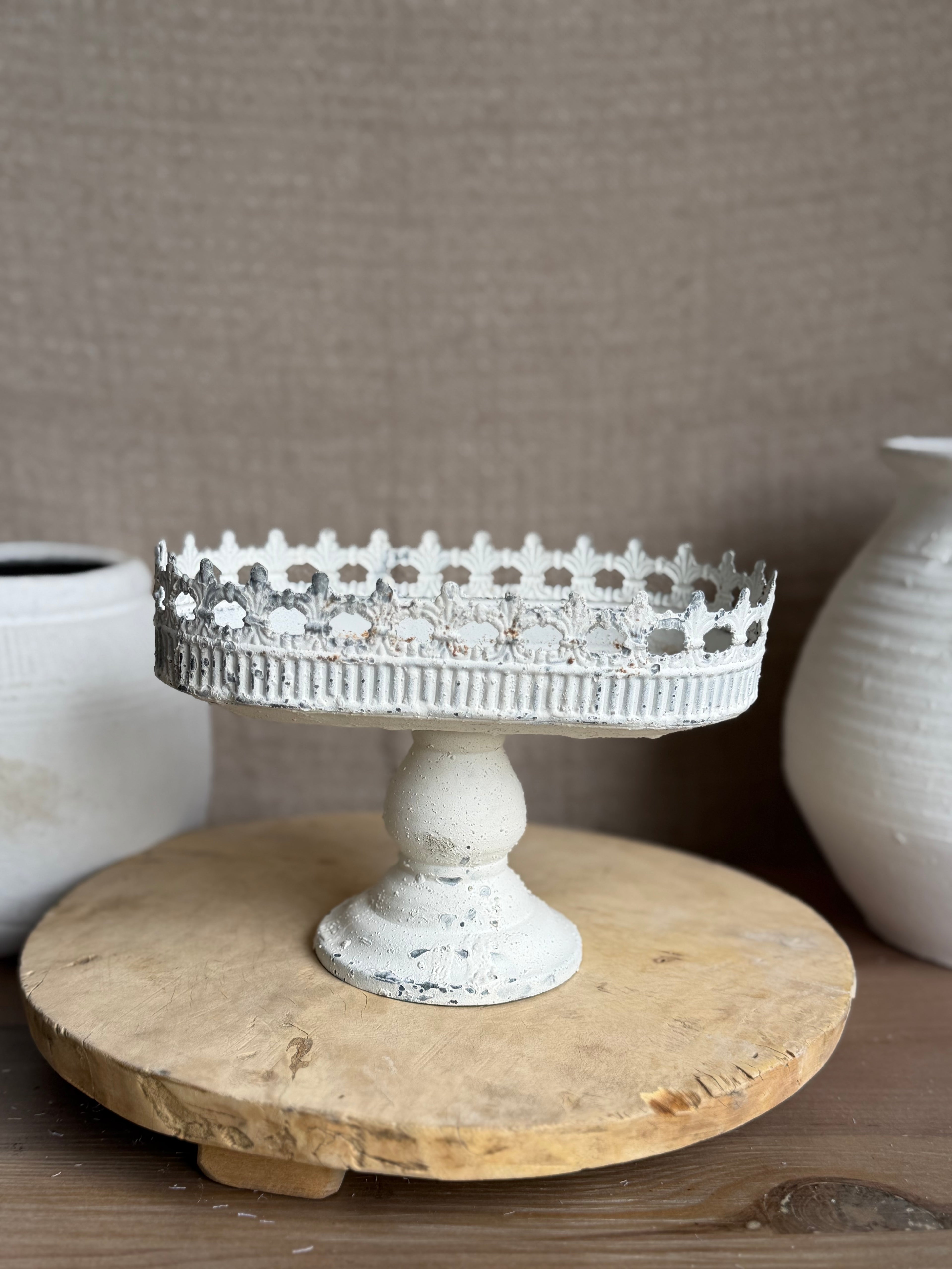 Francesca Scrollwork Holder 5.25”
