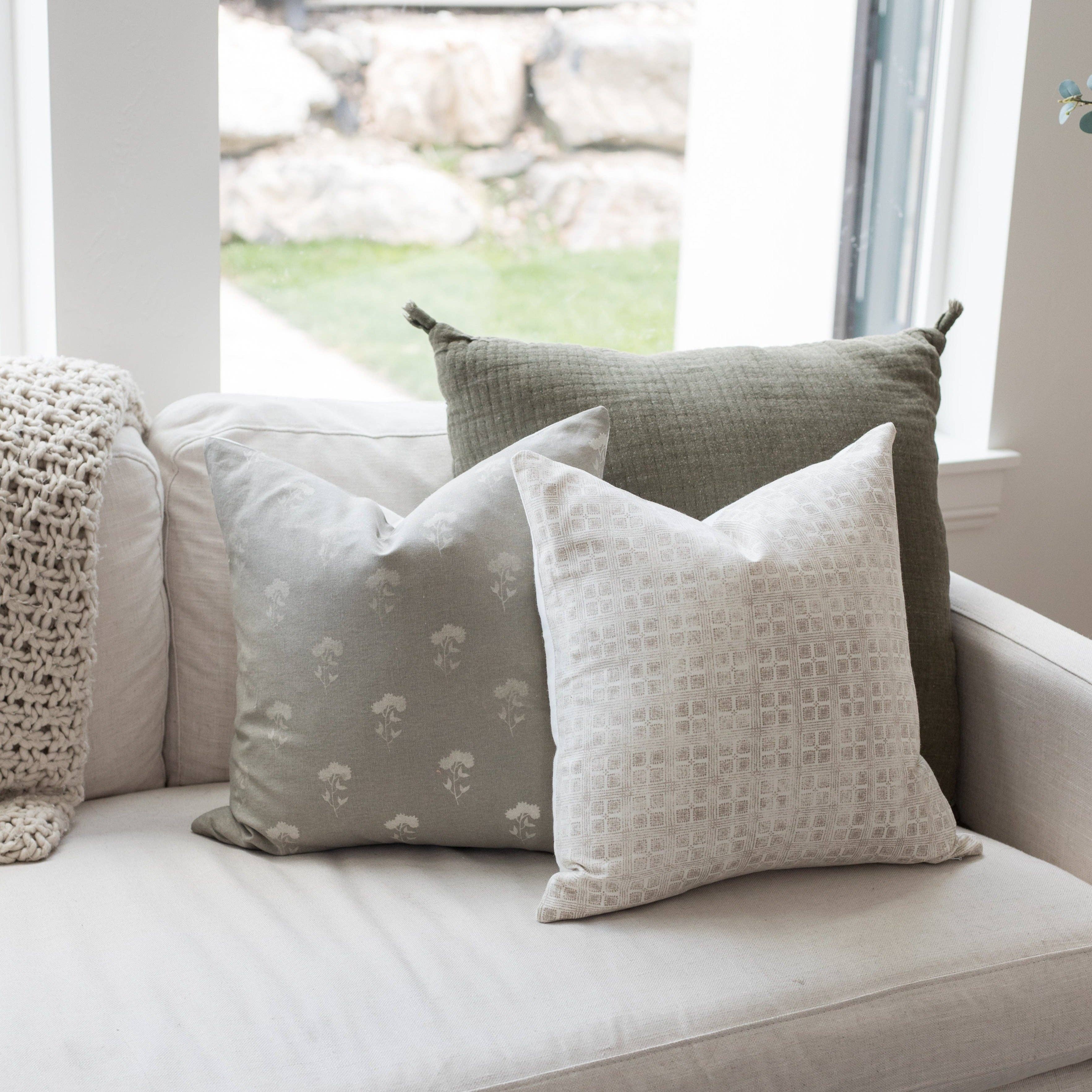Fleur Gray Floral Pillow Cover 22”
