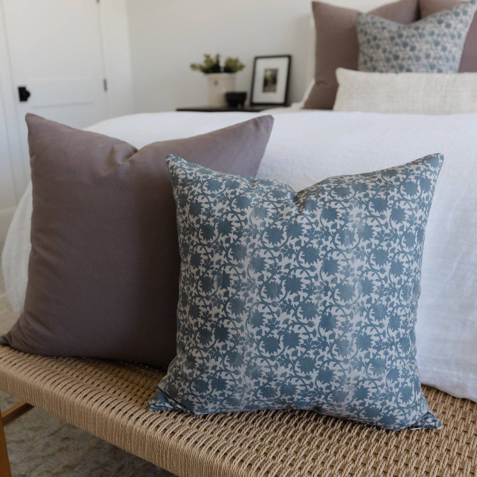 Briar Pillow Cover 22”