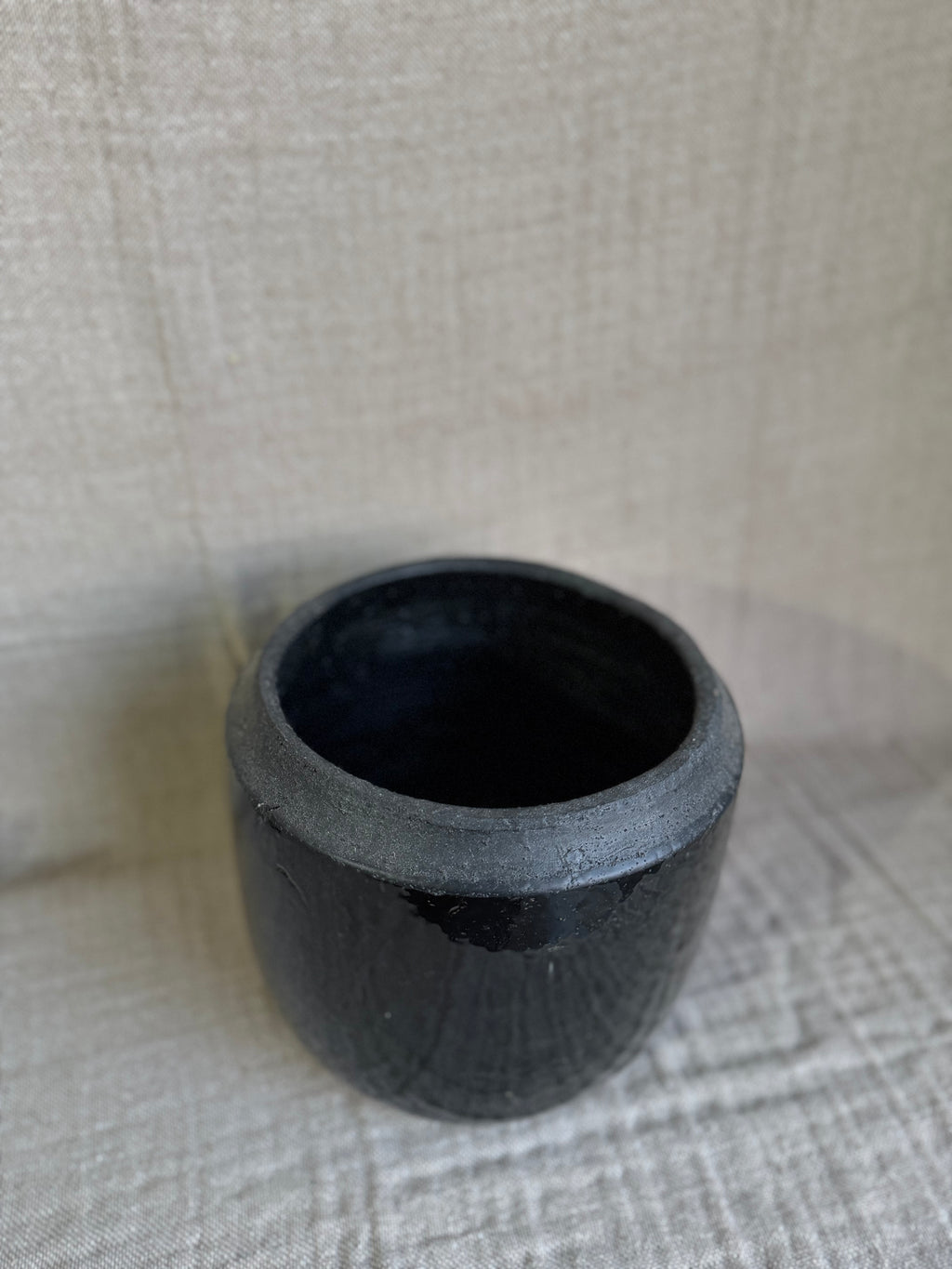 Glossed Black Vessel 7.7”