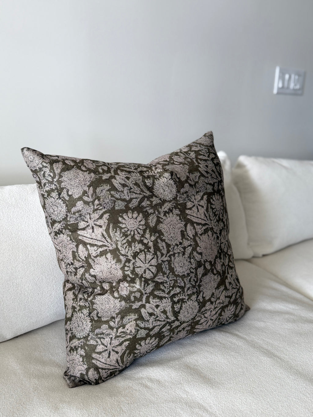 Meadow Pillow 22”x22”