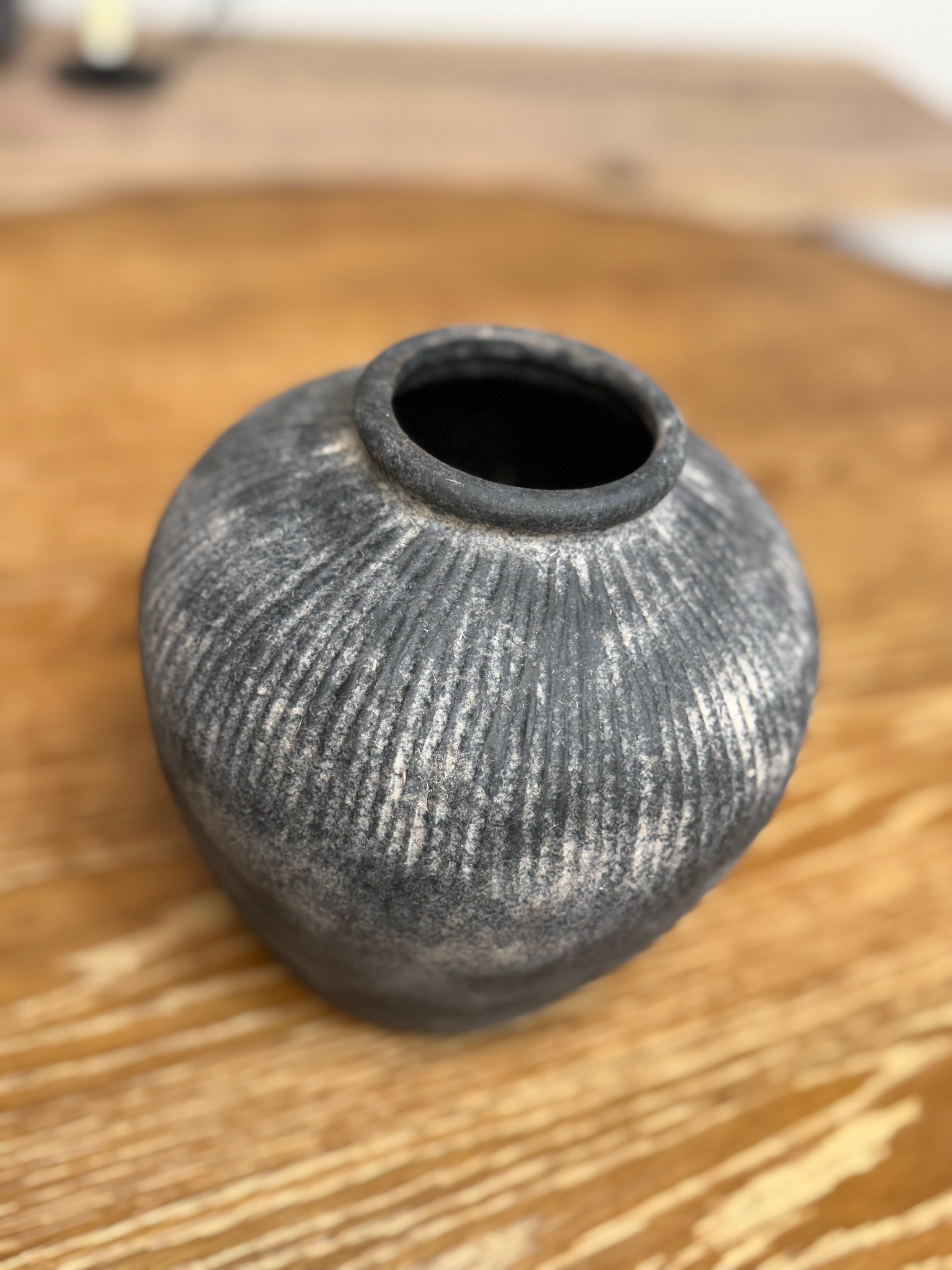 Arbor Distressed Vase 8”