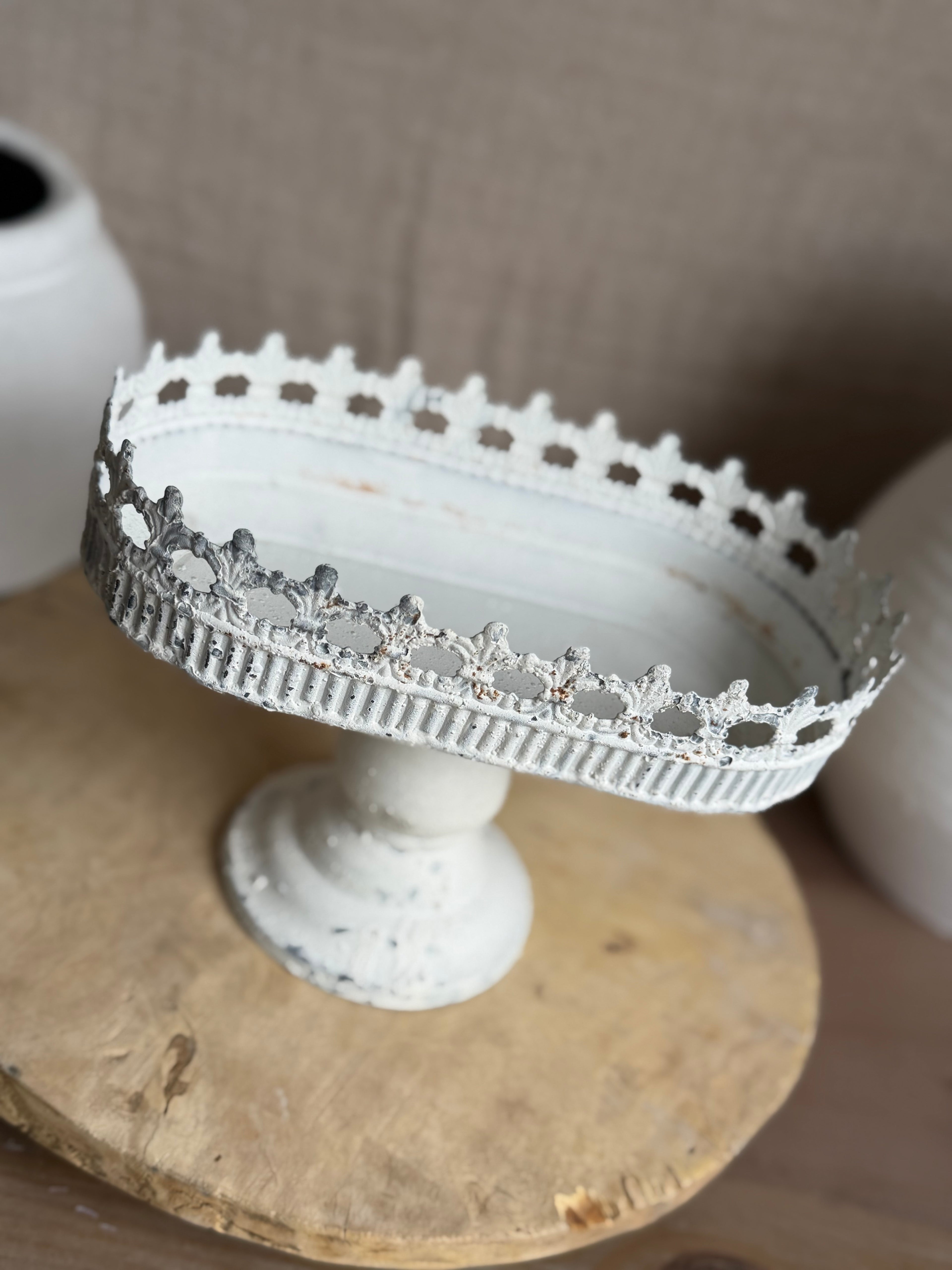 Francesca Scrollwork Holder 5.25”