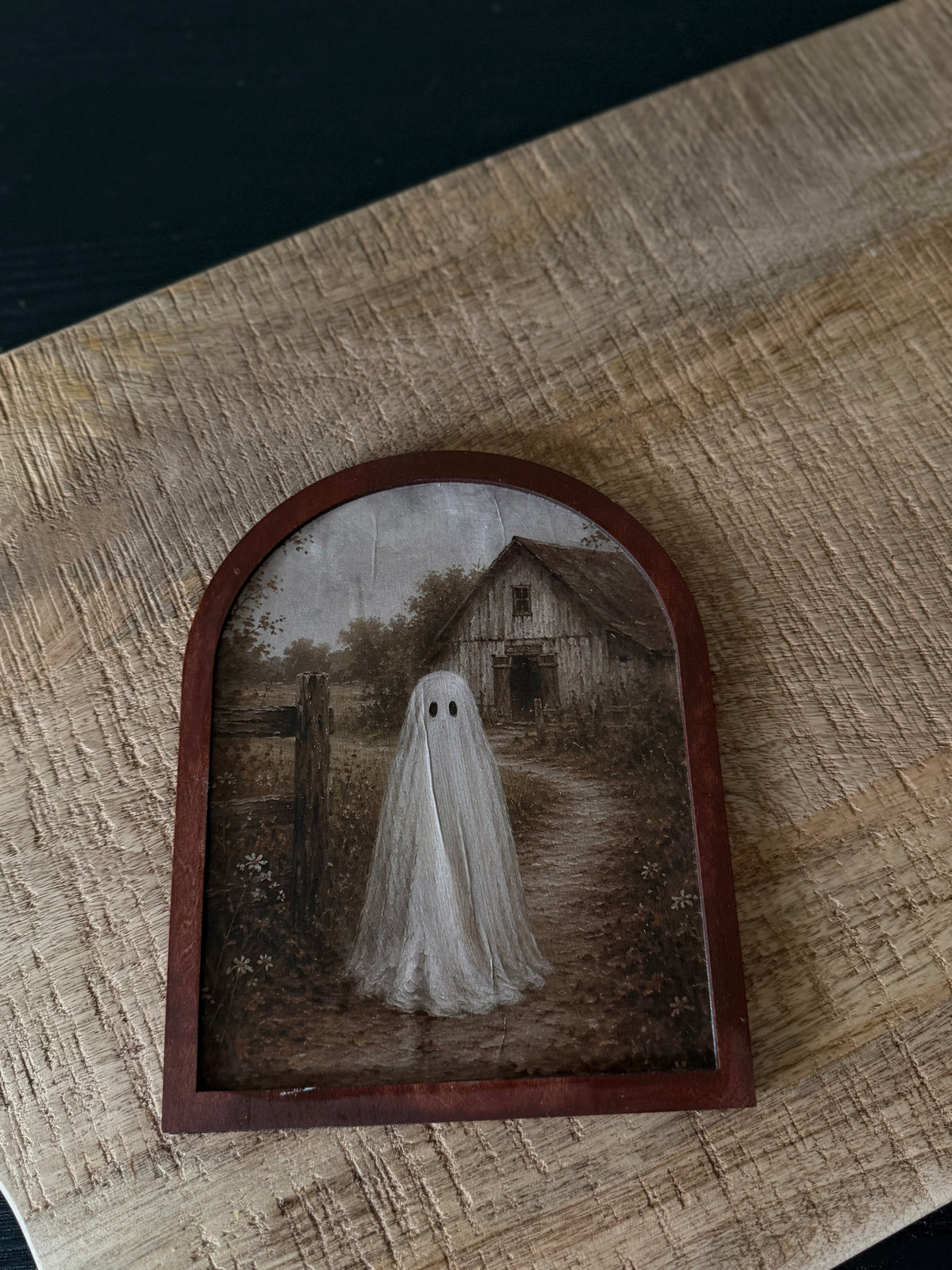 Little Ghost Medium Arched Frame 5x7