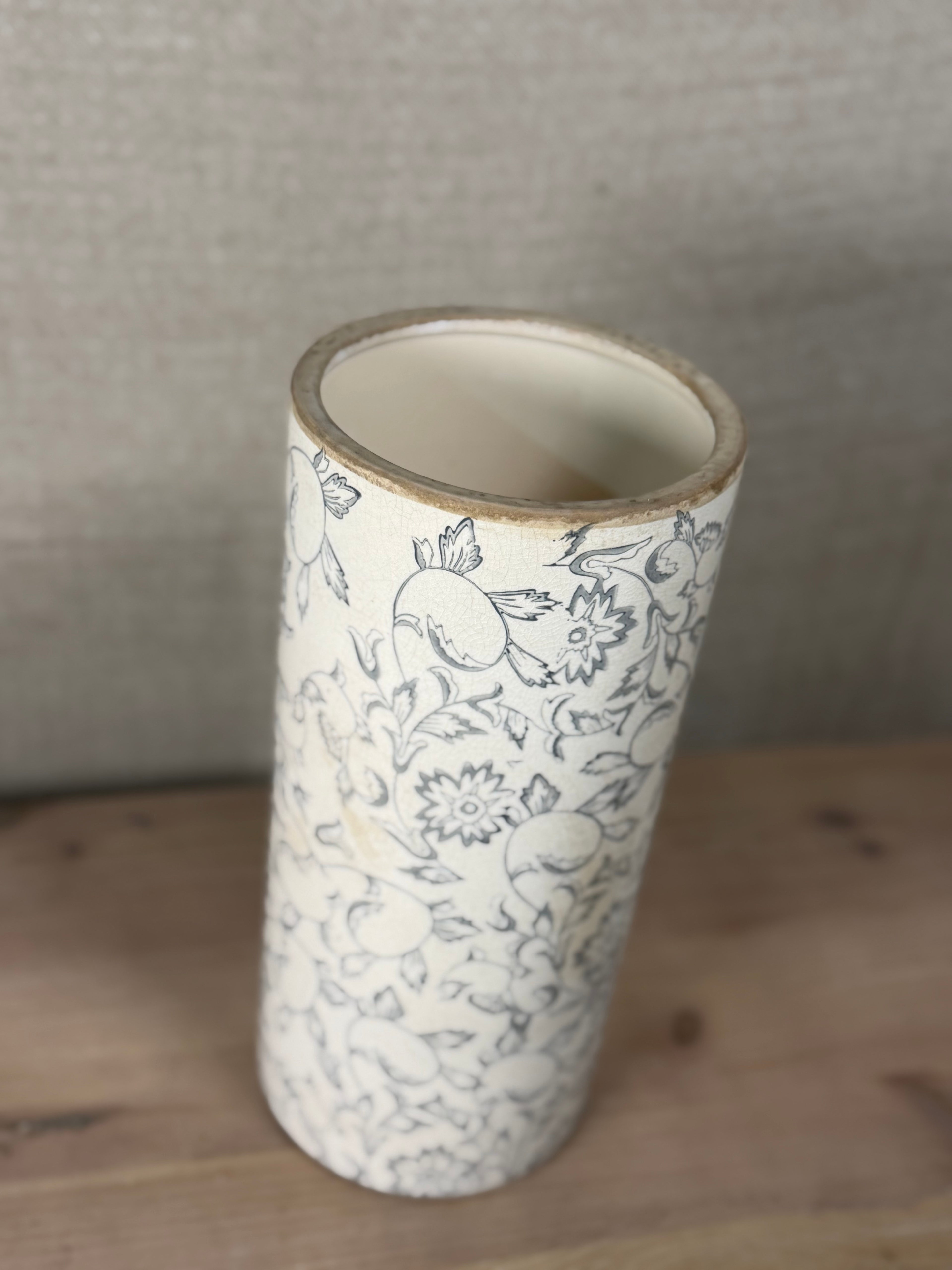 Heirloom Vase 11”