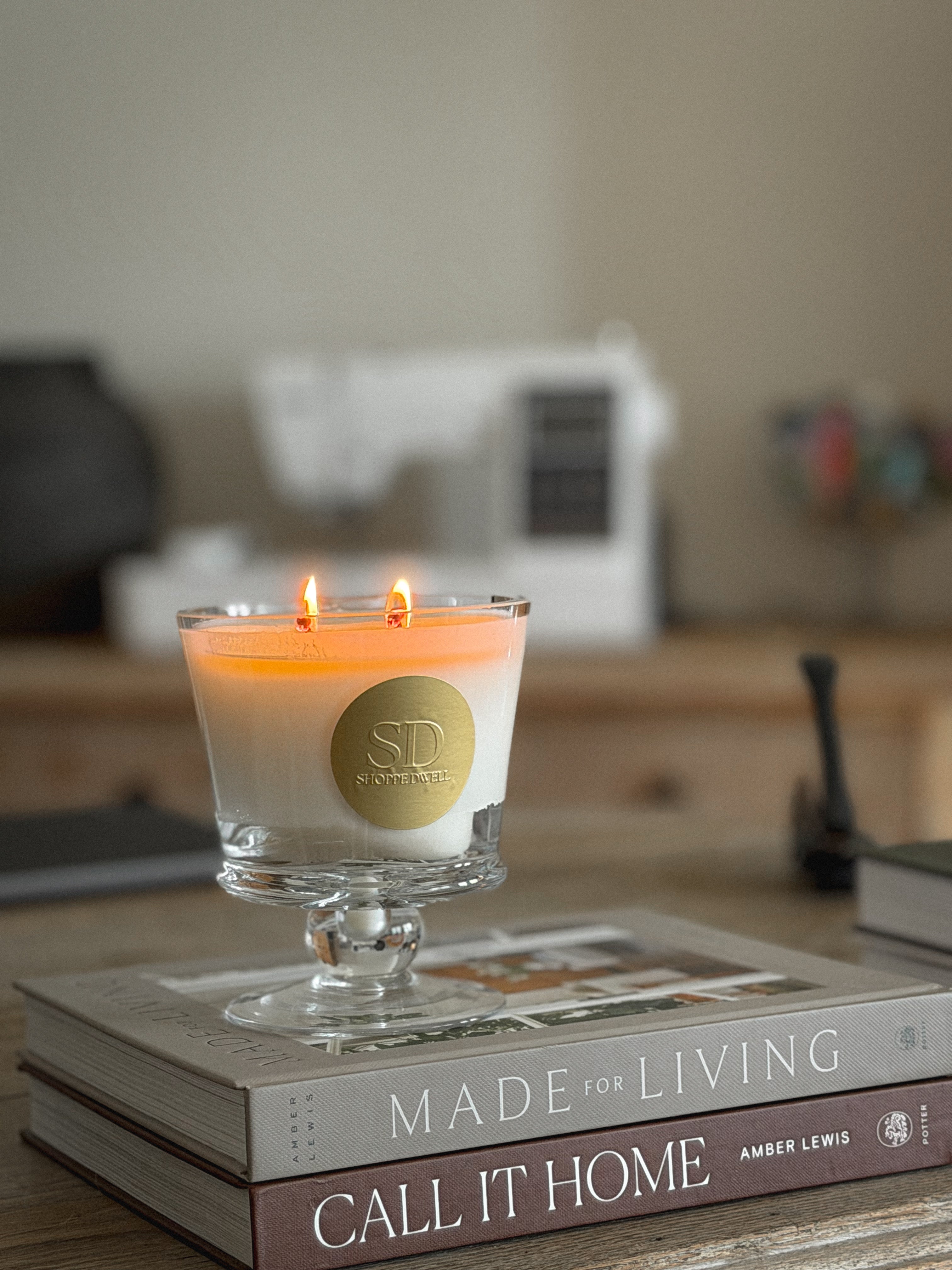 The Alabaster Candle, Gold Label in The Jade Room Fragrance