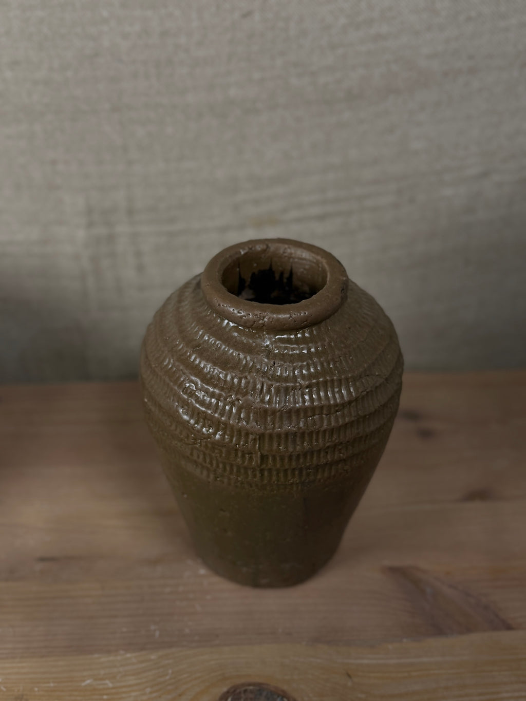 Medium Ribbed Bud Vase - Umber