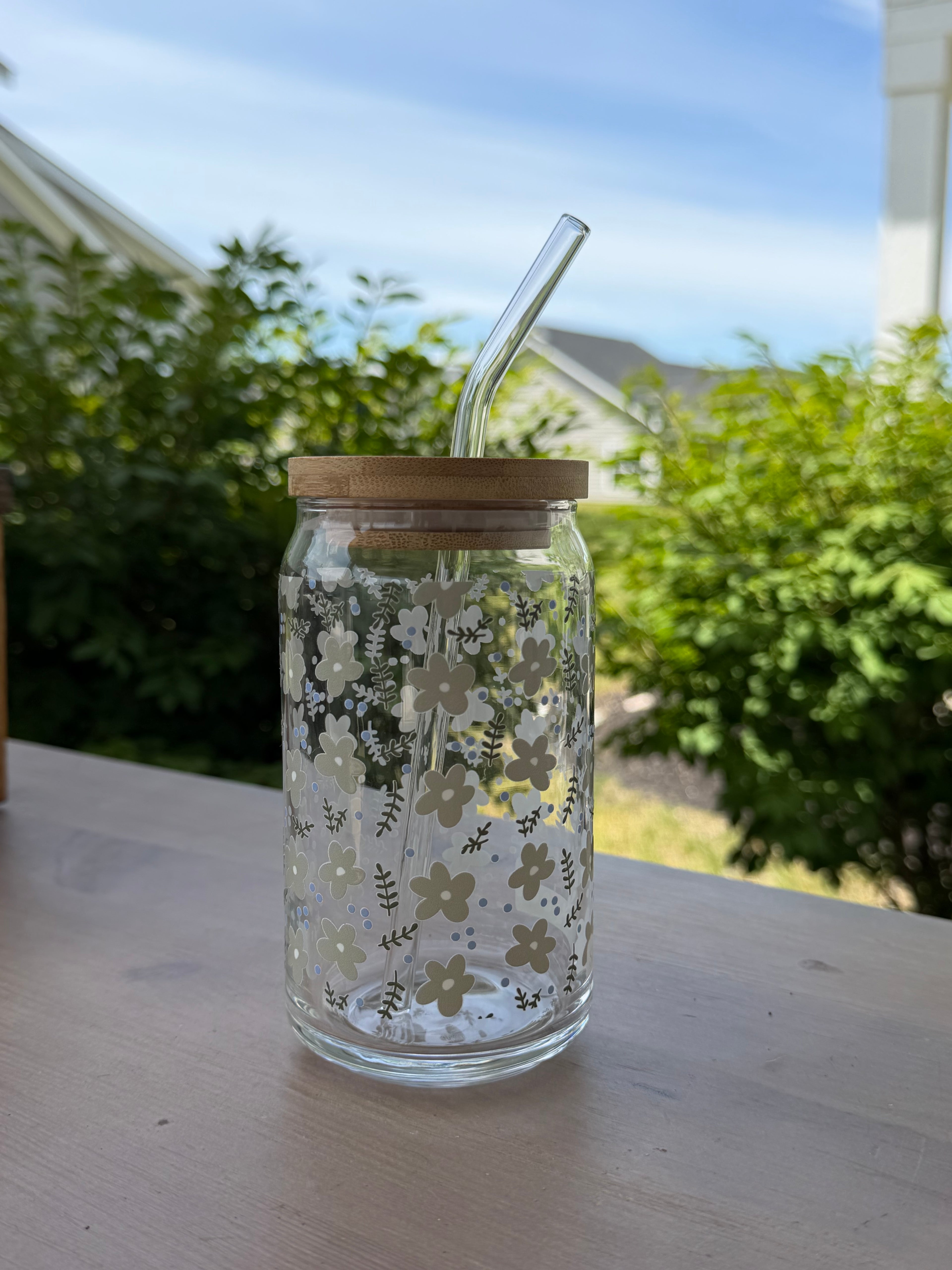 Cottage Flowers Glass Can Cup | 16 oz Iced Coffee Cup with Bamboo Lid & Glass Straw