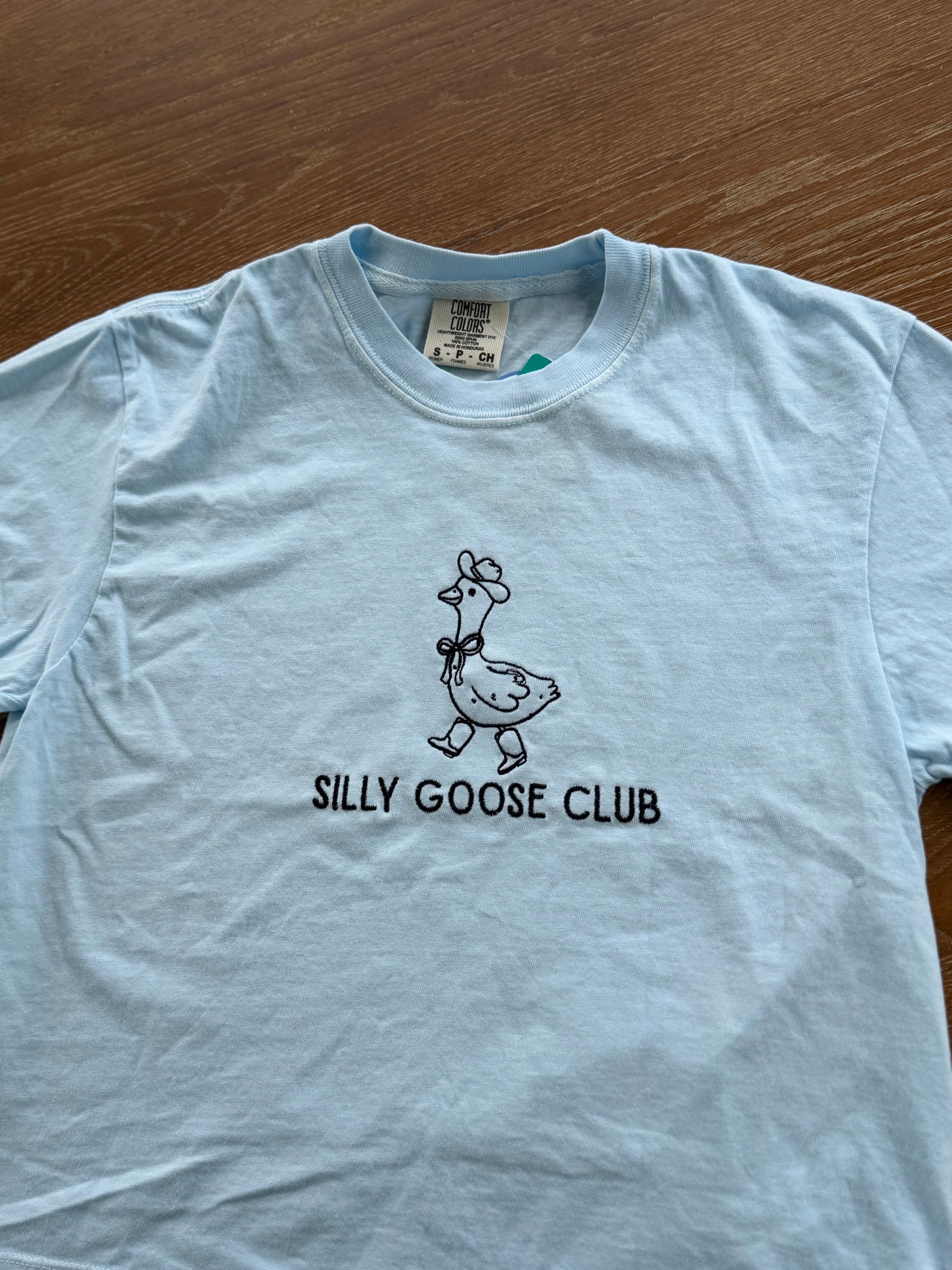 Silly Goose Club Cropped Tee