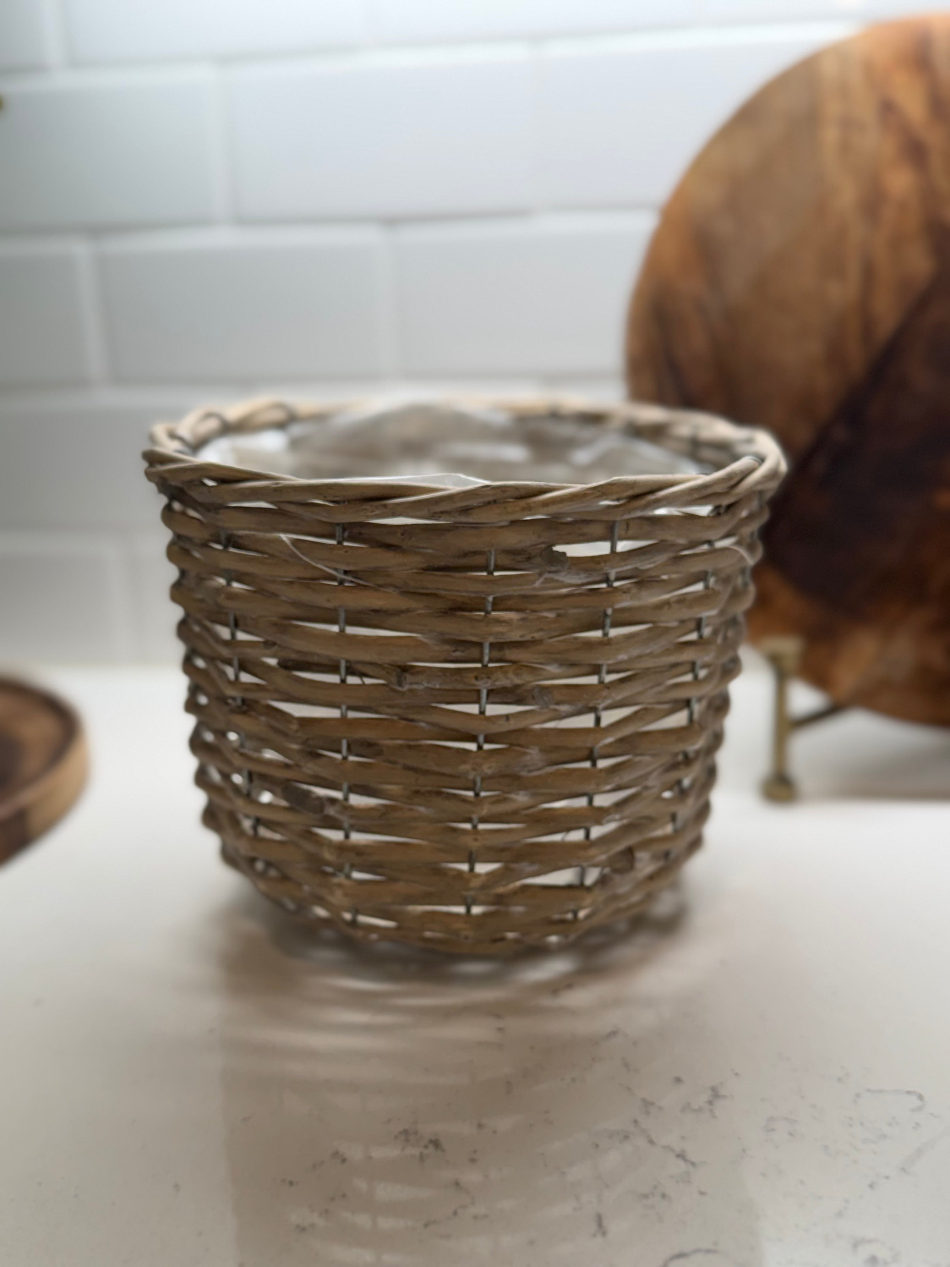 Leo Basket 6”