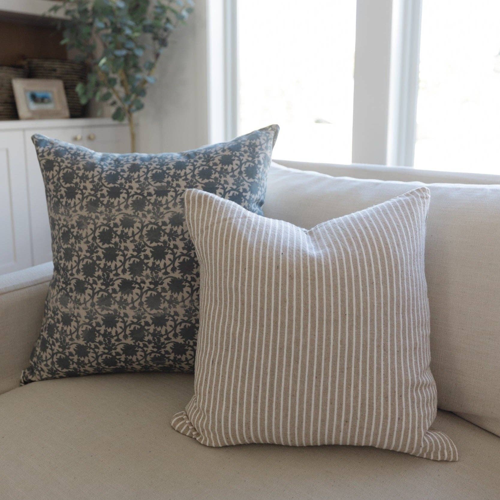 Briar Pillow Cover 22”